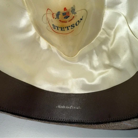 Vintage Stetson Beige‎ Plaid Fedora Hat with Feather Accent